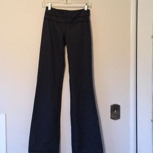 Lululemon yoga/bootcut denim fabric pants